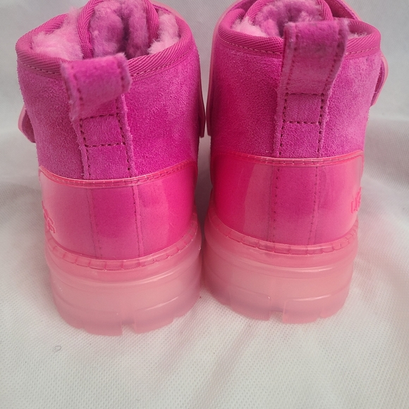 SOLD!!!UGG Women's Neumel Clear Ankle Boots Size 7 - Picture 5 of 8